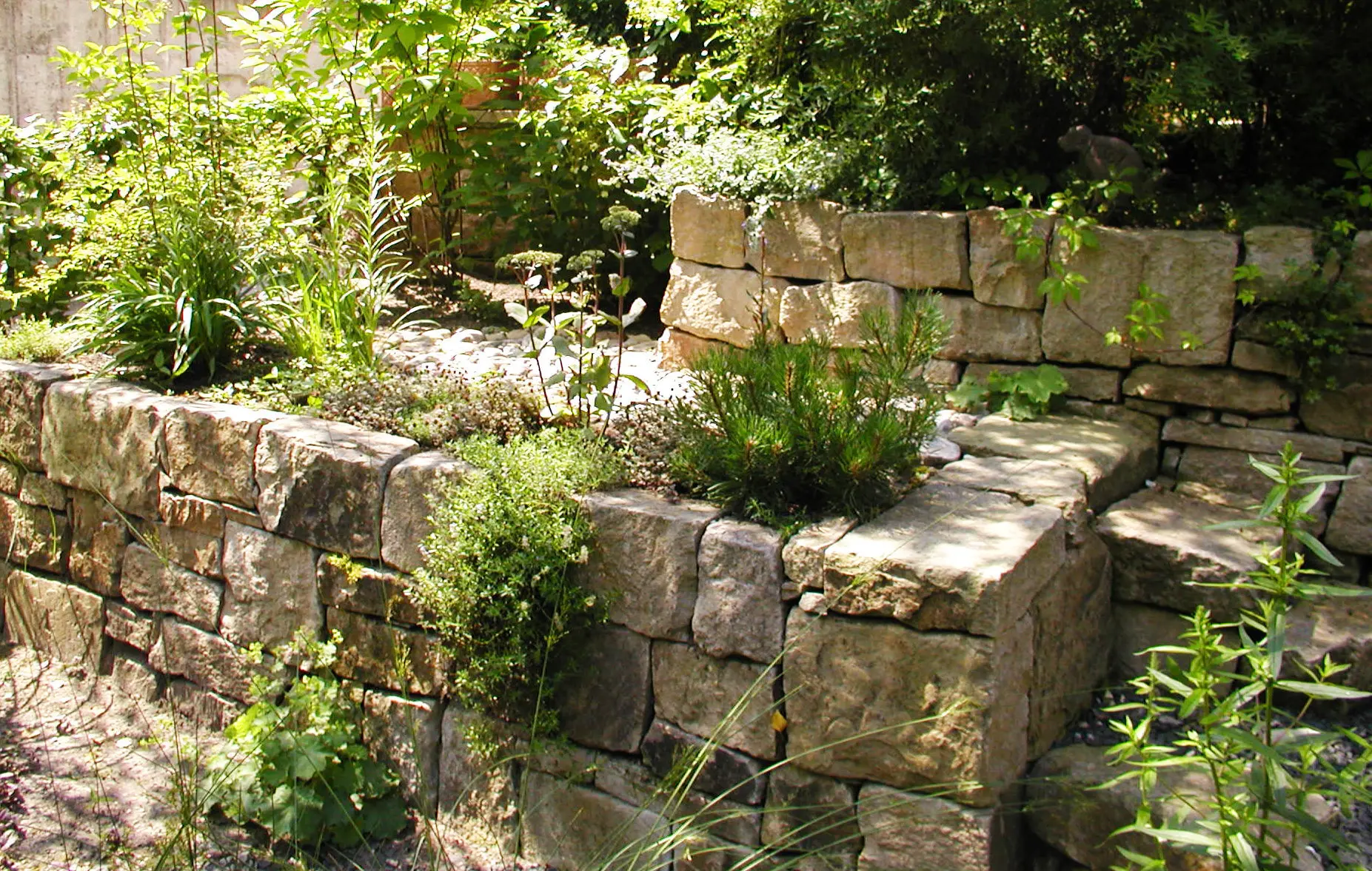 Natursteinmauern LAUD.WORKS Garten und Landschaftsbau